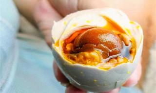 如何腌制臭鸡蛋咸鸡蛋怎样腌出油 咸鸡蛋的腌制方法出油